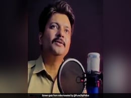 Pune Constable's Beautiful Rendition Of <i>"Desh Mere"</i> Impresses Internet Pune Constable's Beautiful Rendition Of <i>"Desh Mere"</i> Impresses Internet