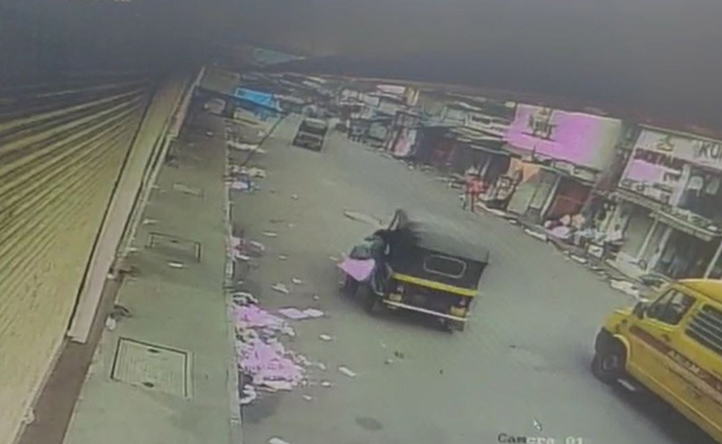 On Camera, Maharashtra College Student Molested, Dragged By Auto Driver