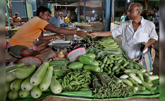 Inflation To Fall To Within RBI's Target Range By March 2023: Report Inflation To Fall To Within RBI's Target Range By March 2023: Report