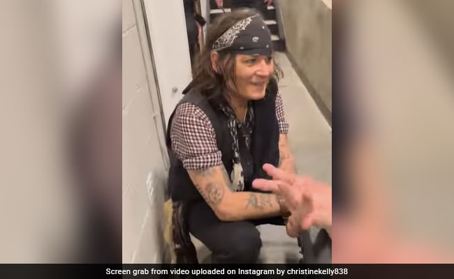 Watch: Johnny Depp Spotted Talking As Non-Bearded Jack Sparrow, Internet Stunned