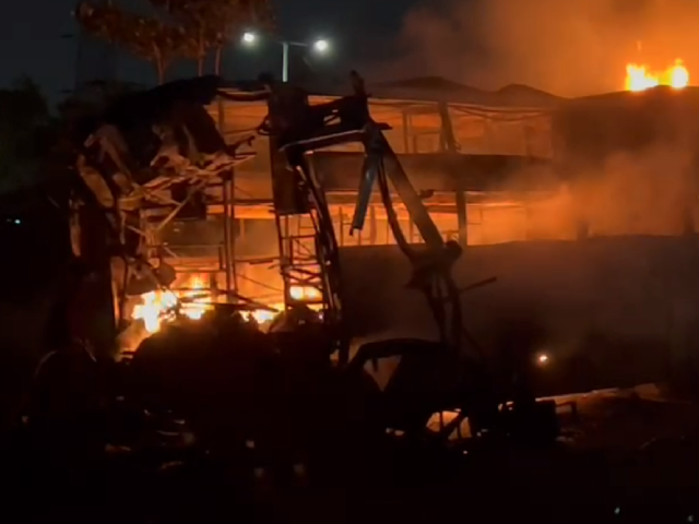 महाराष्ट्र के नासिक में बस में लगी आग