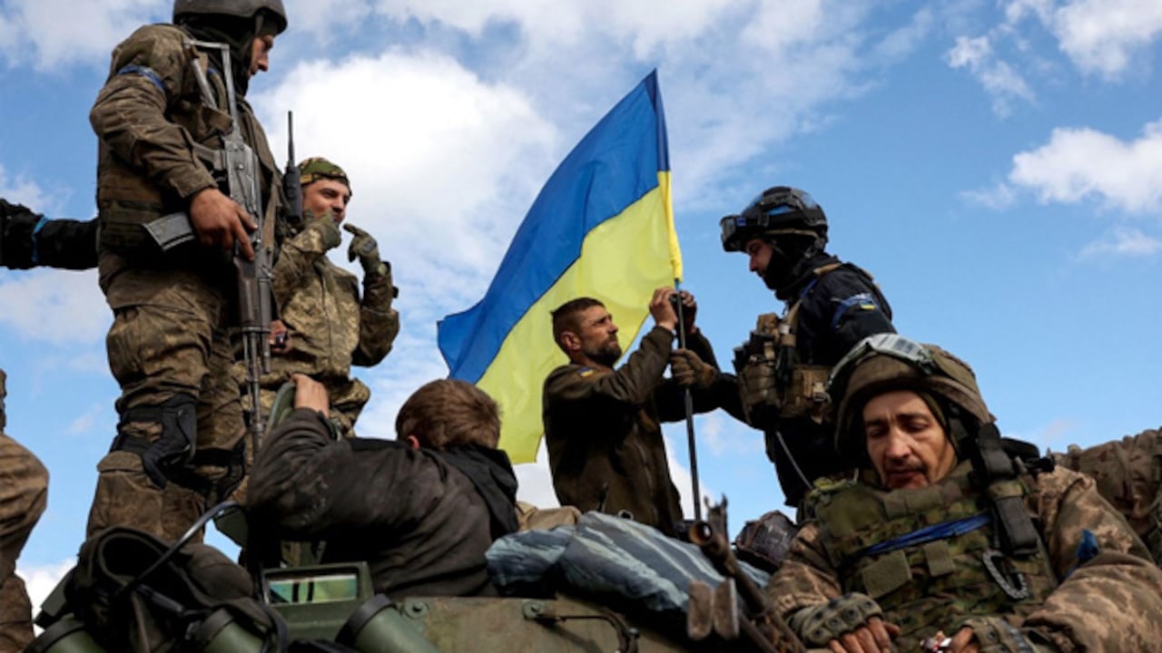 Ukraine Offers Lucrative Fixed-Term Army Contracts To Attract Recruits