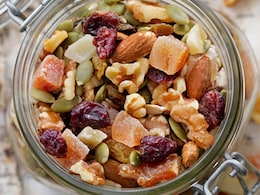 Dry Fruits For Navratri Vrat: नवरात्रि उपवास के दौरान खाएं ये 5 ड्राई फ्रूट्स, रहेंगे हेल्दी और फिट Dry Fruits For Navratri Vrat: नवरात्रि उपवास के दौरान खाएं ये 5 ड्राई फ्रूट्स, रहेंगे हेल्दी और फिट