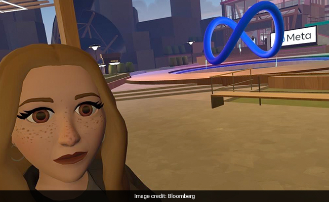 Inside A Meta Virtual Reality Meeting: Floating, Legless Avatars Of You
