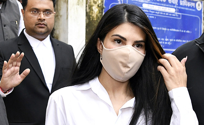 Jacqueline Fernandez "Never Asked For Anything But...": Jailed Conman Defends Her In Letter