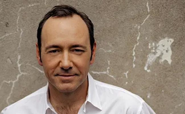 केविन स्पेसी पर यौन उत्पीड़न का आरोप लगाने वाले एक्टर ने सुनाई आपबीती, कहा- 'मैं जमा हुआ महसूस कर रहा था'