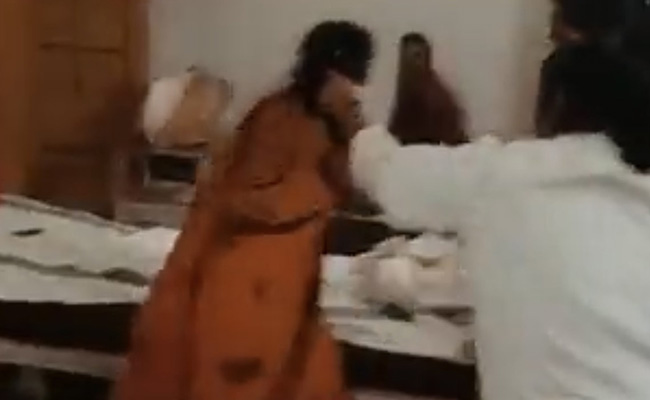 Video: UP Nurse Grabs Woman Patient By Her Hair, Pins Her Down