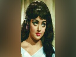Hema Malini birthday: 14 साल की उम्र में हेमा मालिनी ने किया था फिल्मों में डेब्यू,16 साल में बनीं राज कपूर की हीरोइन, कुछ ऐसा है ड्रीम गर्ल का फिल्मी सफर Hema Malini birthday: 14 साल की उम्र में हेमा मालिनी ने किया था फिल्मों में डेब्यू,16 साल में बनीं राज कपूर की हीरोइन, कुछ ऐसा है ड्रीम गर्ल का फिल्मी सफर