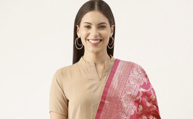 These Beautiful Banarasi Dupattas Under Rs 900 Will Get Your Festive Style On Point