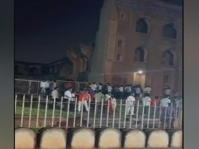 Mob Enters Heritage Madrasa In Karnataka On Dussehra, Performs Puja, Other Top Stories