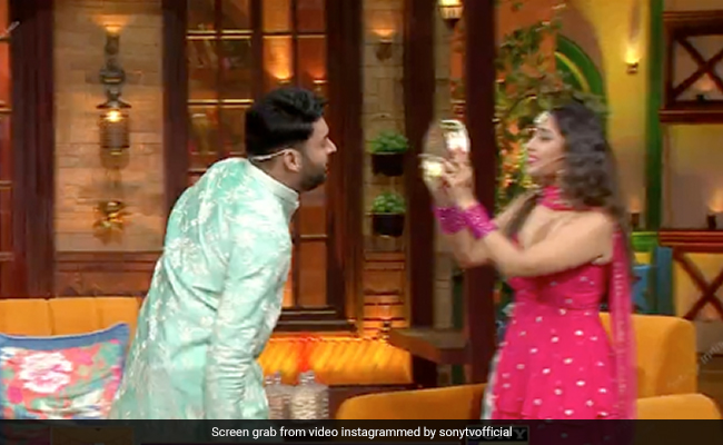 'गर्लफ्रेंड' के साथ करवा चौथ मनाते नजर आए कपिल शर्मा, ये देख उड़े 'पत्नी' के होश, मौके पर हो गई बेहोश