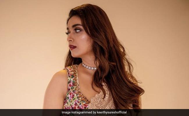From Janhvi Kapoor To Keerthy Suresh, These Celebrity Sequin Saree Looks Are Perfect For The Festive Season