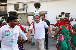 Watch: Rahul Gandhi, Wearing Tribal Headgear, Joins Dancers In Telangana Watch: Rahul Gandhi, Wearing Tribal Headgear, Joins Dancers In Telangana
