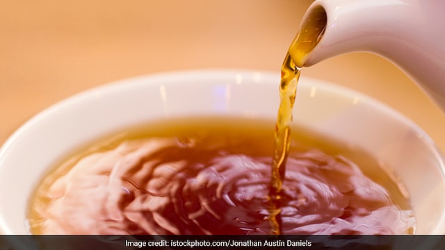 Oolong tea contains L-theanine, an amino acid that has calming effects on the brain