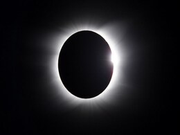 Surya Grahan 2022: गोवर्धन पूजा के दिन इतने बजे तक रहेगा सूर्य ग्रहण, यहां जानिए कब से कब तक रहेगा सूतक Surya Grahan 2022: गोवर्धन पूजा के दिन इतने बजे तक रहेगा सूर्य ग्रहण, यहां जानिए कब से कब तक रहेगा सूतक