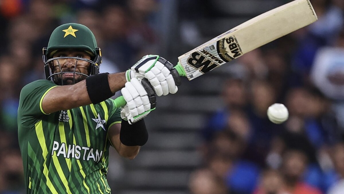 IND vs PAK, T20 World Cup 2022, LIVE Updates: Hardik Pandya, Mohammed Shami Bring India Back With Quick Wickets