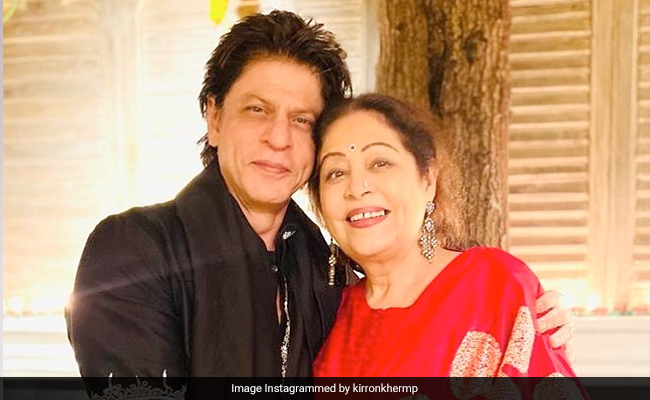 Diwali 2022: Kirron Kher Shares A Pic With "Dear Friend" Shah Rukh Khan. Fans Are Thrilled