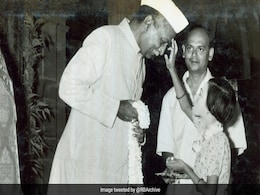 तस्वीर में जो शख्स दिख रहे हैं उनका नाम क्या है? बिहार से गहरा है रिश्ता तस्वीर में जो शख्स दिख रहे हैं उनका नाम क्या है? बिहार से गहरा है रिश्ता