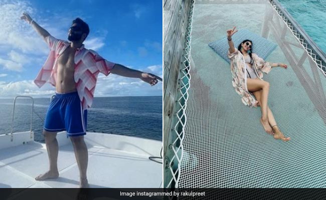 Rakul Preet Singh और जैकी भगनानी मालदीव में कर रहे हैं वेकेशन एंजॉय, PHOTOS देख कर फैंस बोले- लाइफ हो तो ऐसी