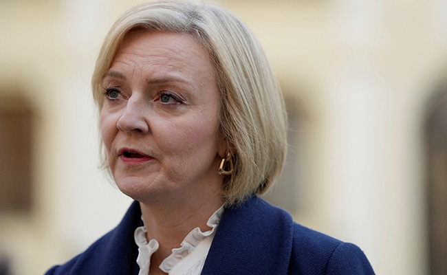Liz Truss Goes From "Not A Quitter" To "Can't Deliver" In 24 Hours: UK PM With Shortest Tenure