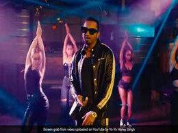 हनी सिंह के नए गाने 'टुगेदर फॉरएवर' ने मचाया धमाल, चंद घंटे में व्यूज पहुंचा लाखों के पार हनी सिंह के नए गाने 'टुगेदर फॉरएवर' ने मचाया धमाल, चंद घंटे में व्यूज पहुंचा लाखों के पार