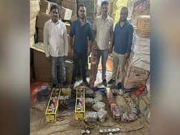 पलवल: जंगल में बने गोदाम से 10 करोड़ के अवैध पटाखे बरामद, ट्रैक्टर से रेड करने पहुंची थीं CGST टीम पलवल: जंगल में बने गोदाम से 10 करोड़ के अवैध पटाखे बरामद, ट्रैक्टर से रेड करने पहुंची थीं CGST टीम