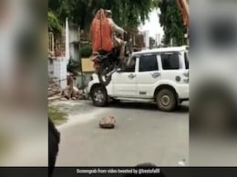 Flying Bike, Pyrotechnics: What Couples Are Doing To Make Wedding Shoots Viral Flying Bike, Pyrotechnics: What Couples Are Doing To Make Wedding Shoots Viral