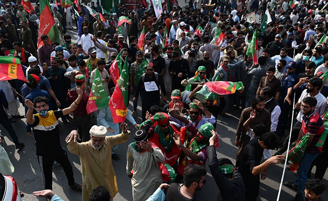 Imran Khan Is Marching 380 km For Early Polls, Thousands Walk Along