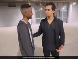'तुम हारे, तुम हारे..', जिम्बाब्वे के फैन ने उड़ाया 'मारो मुझे मारो' मीम वाले शख्स का मजाक- Video 'तुम हारे, तुम हारे..', जिम्बाब्वे के फैन ने उड़ाया 'मारो मुझे मारो' मीम वाले शख्स का मजाक- Video