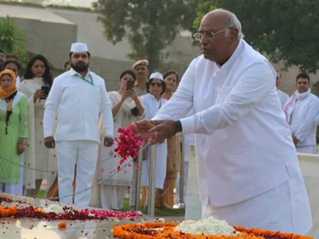 Gandhis By His Side, Mallikarjun Kharge To Take Congress Charge Today