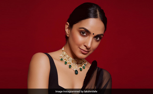 Here's Your Celebrity-Approved Guide To Wearing Your Statement Jewellery Stylishly This Festive Season