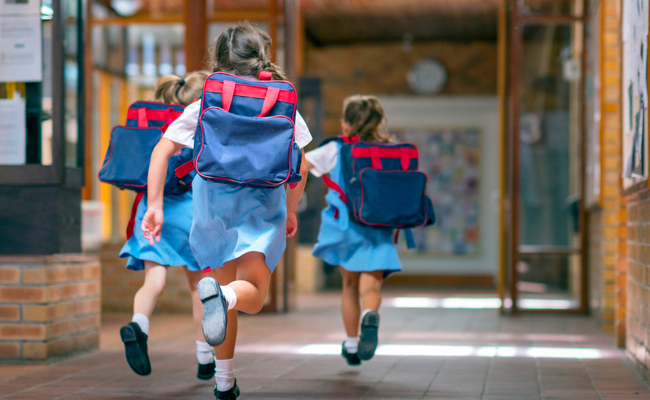 International Girl Child Day: बेटियों के इस दिन पर आप भी शेयर कीजिए ये खास विशेज, संदेश और स्टेटस 