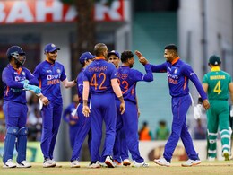 India's Predicted XI vs South Africa: आखिरी वनडे में ऐसी हो सकती है भारतीय XI, बारिश बन सकती है ‘विलेन’ India's Predicted XI vs South Africa: आखिरी वनडे में ऐसी हो सकती है भारतीय XI, बारिश बन सकती है ‘विलेन’