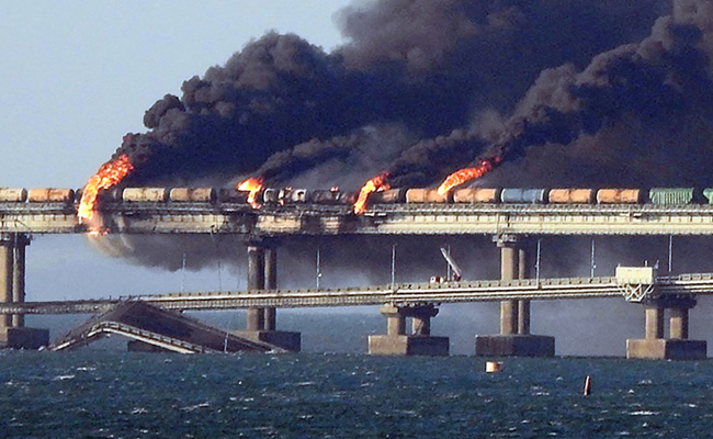 Russia Detains 8 Suspects Over Crimea Bridge Blasts