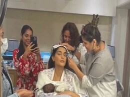 गोद में बच्चा, पीछे मेकअप आर्टिस्ट की टीम, कुछ ऐसा रहा सोनम कपूर का करवा चौथ- फैंस बोले- एक मां कुछ भी कर सकती है गोद में बच्चा, पीछे मेकअप आर्टिस्ट की टीम, कुछ ऐसा रहा सोनम कपूर का करवा चौथ- फैंस बोले- एक मां कुछ भी कर सकती है