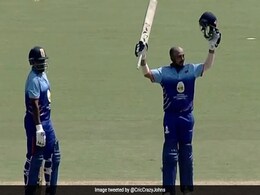 इस स्टार ने 219.67 के स्ट्राइक रेट के साथ टी20 में खेली 134 रन की पारी, टीम इंडिया में नहीं होने से है निराश इस स्टार ने 219.67 के स्ट्राइक रेट के साथ टी20 में खेली 134 रन की पारी, टीम इंडिया में नहीं होने से है निराश