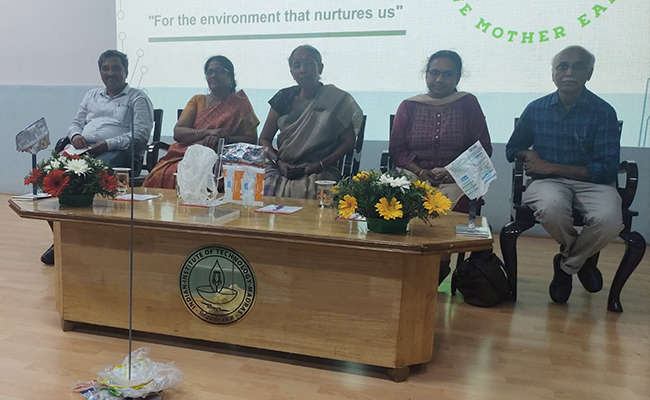 IIT मद्रास ने pyrolysis के लिए non-recyclable वस्तुओं को इकट्ठा करने के लिए शुरू किया 'punch the plastic' अभियान