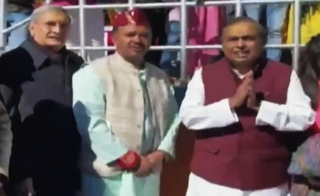 मुकेश अंबानी ने बदरीनाथ मंदिर में पूजा की, पांच करोड़ रुपये का दान दिया