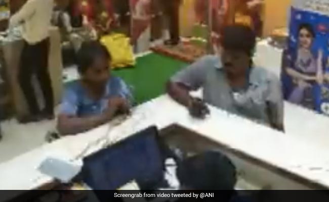 On Camera, Helium Tank Explodes In Tamil Nadu Market. 1 Dead, 4 Injured