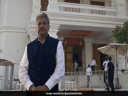 Anand Mahindra Fulfils His Resolve By Visiting Dubai Temple, Shares Image Anand Mahindra Fulfils His Resolve By Visiting Dubai Temple, Shares Image