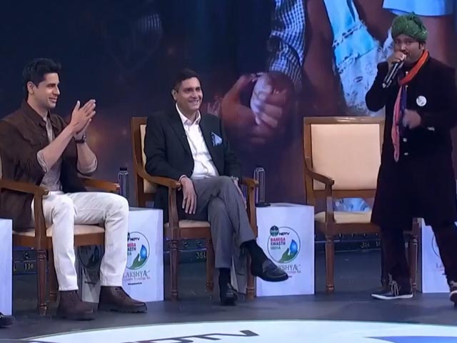 Actor Sidharth Malhotra Grooves to Percussionist Rais Khan's Beatboxing