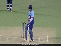 T20 में 149 का तूफानी स्ट्राइक रेट, फिर भी भारत के लिए केवल एक ही टी-20 मैच खेल पाया बुरी किस्मत का मारा यह भारतीय बल्लेबाज T20 में 149 का तूफानी स्ट्राइक रेट, फिर भी भारत के लिए केवल एक ही टी-20 मैच खेल पाया बुरी किस्मत का मारा यह भारतीय बल्लेबाज