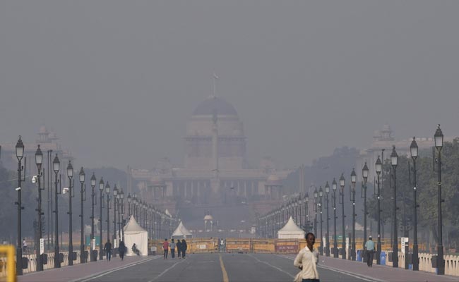 Pollution Levels In Delhi Continue To Remain In 'Severe' Category