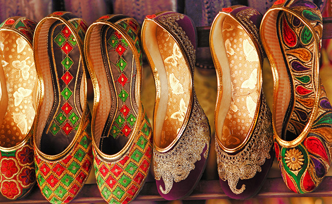 These 5 Beautiful Juttis Are Exactly What Your Every Festive Outfit Needs This Season