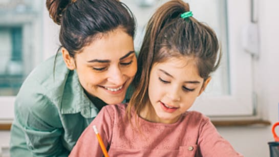 बच्चे का दिमाग बनाना है शार्प तो डाइट में शामिल कर सकते हैं ये दो देसी चीजें,  ओवरऑल हेल्थ के लिए भी है फायदेमंद | how to sharpen kids memory brain booster