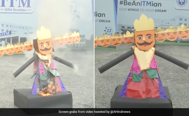Watch: Students In UP Find Smart Way To Burn <i>Ravana</i> Effigy Using Mobile Phone