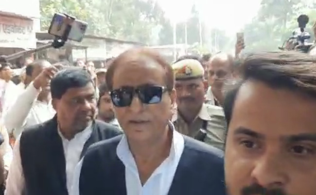 सपा नेता आजम खान को कोर्ट से बड़ा झटका, डीएम पर आपत्तिजनक टिप्पणी मामले में दोषी करार