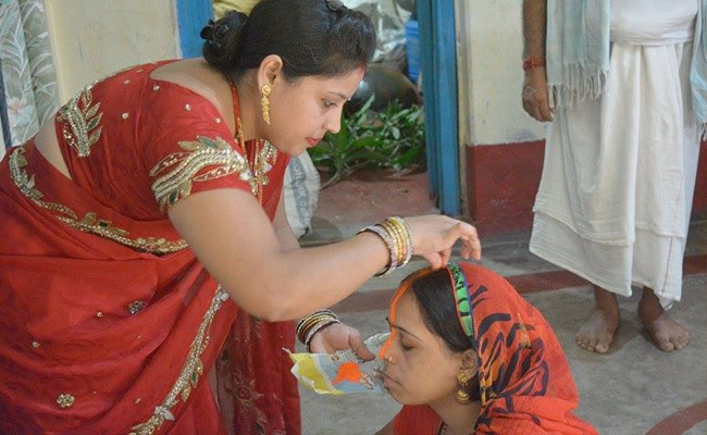 बुलाएगी रिश्ते और प्यार की चौखट, घर आ जाना कहीं छूट न जाए छठ, देखें इमोशनल वीडियो