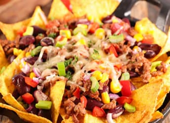 Weekend Special: How To Make Mexican Chicken Nachos For Movie Nights Weekend Special: How To Make Mexican Chicken Nachos For Movie Nights