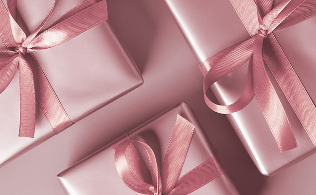 Here's Your Guide To Diwali Gifting, From Food Hampers To Fashion Choices And Beyond